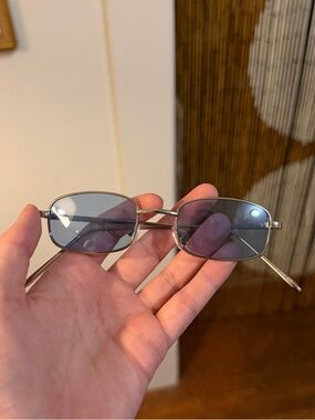 Rectangular blue lens glasses